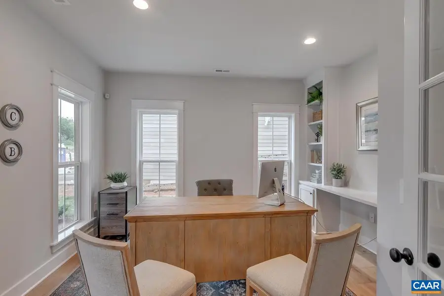 39 Borthwick St, Crozet, VA 22932 - #3