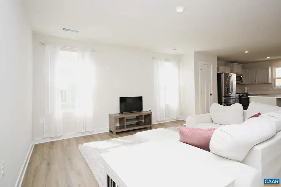 127 Virginia Ave, Palmyra, VA 22963 - #3