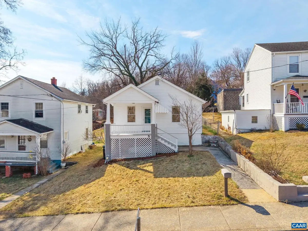 5 Montgomery Ave, Staunton, VA 24401 - #1