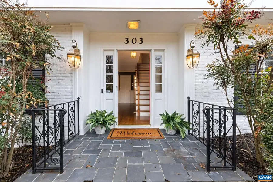 303 Copeland Dr, Staunton, VA 24401 - #2