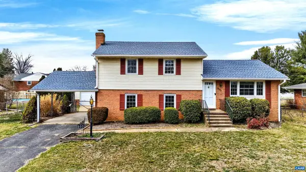 205 Stonewall Dr, WAYNESBORO, VA 22980