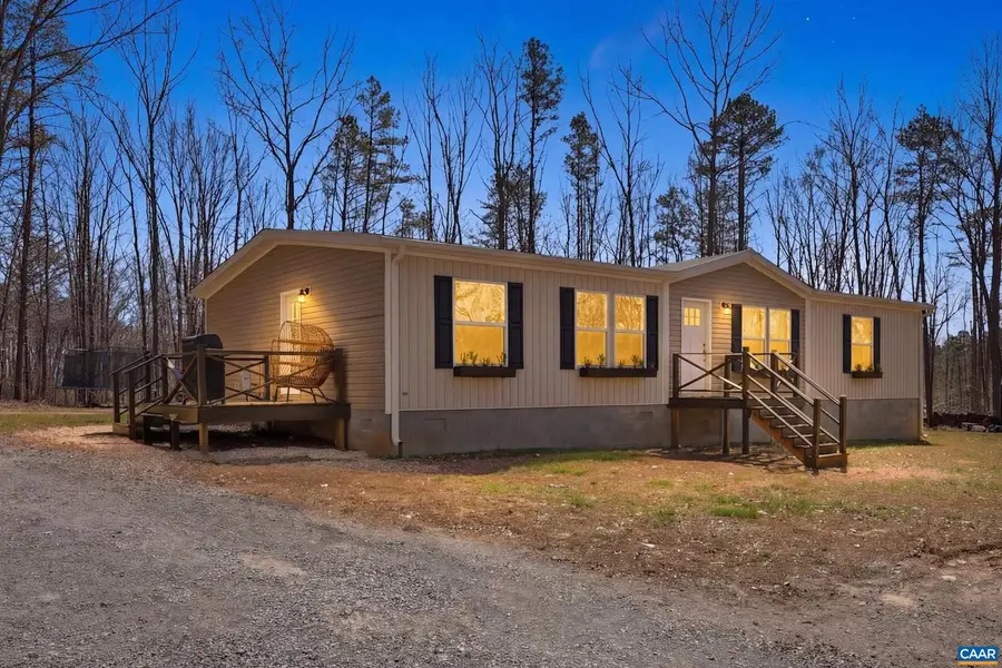 215 Bunnys Trl, Louisa, VA 23093 - #2