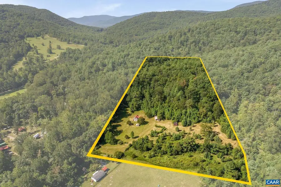 6878 Chap Place Ln, Crozet, VA 22932 - #3