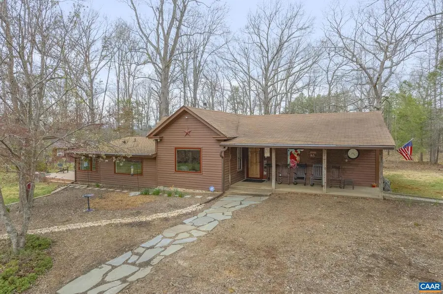 3205 Polecat Creek Ln, Scottsville, VA 24590 - #2