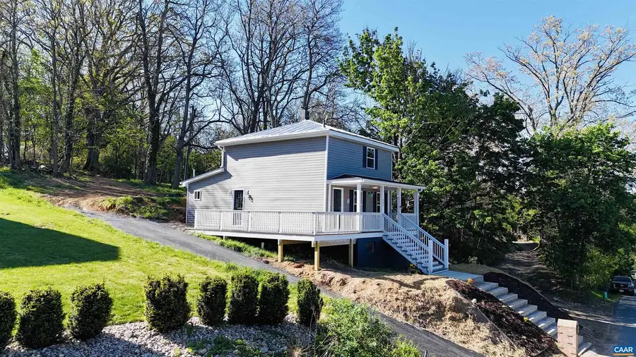 427 Montgomery Ave, Staunton, VA 24401 - #3