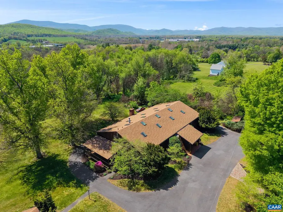 18 Providence Ln, Waynesboro, VA 22980 - #2