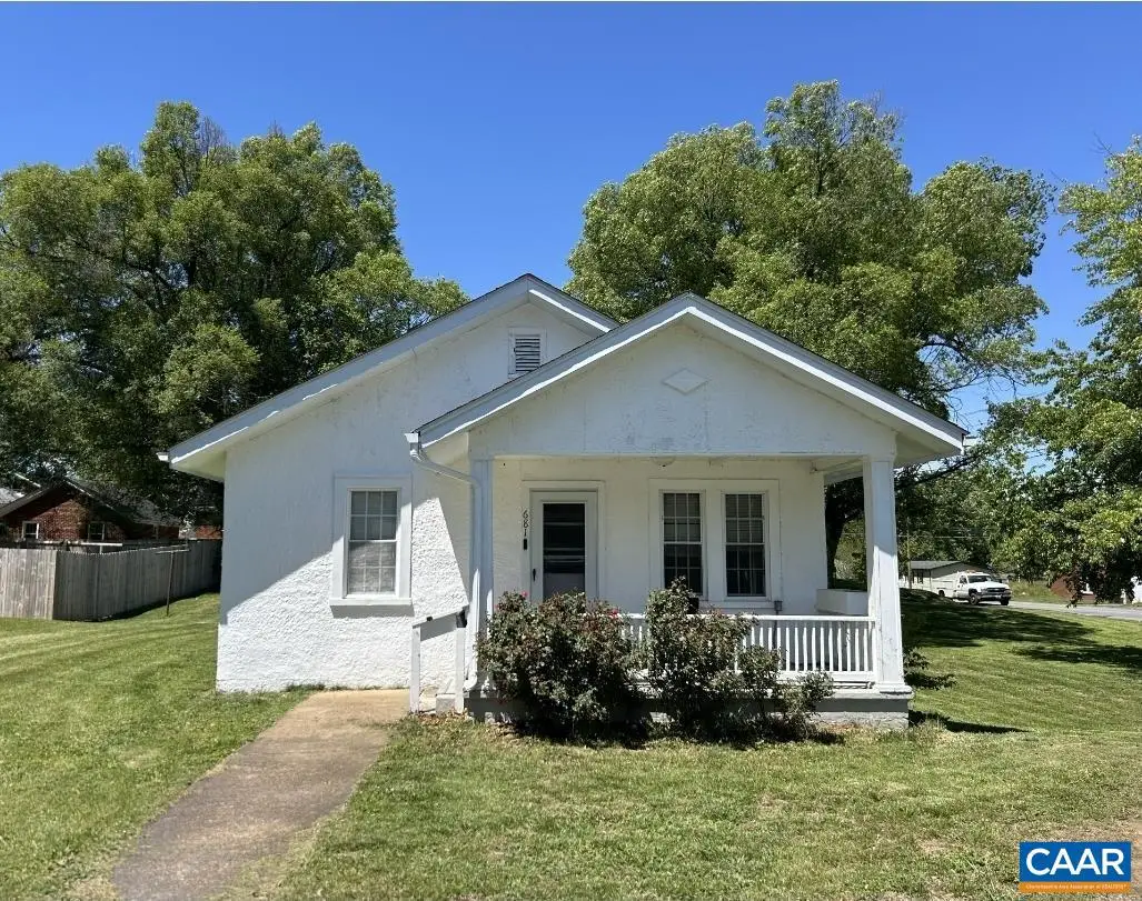 681 Sherwood Ave, Waynesboro, VA 22980 - #1
