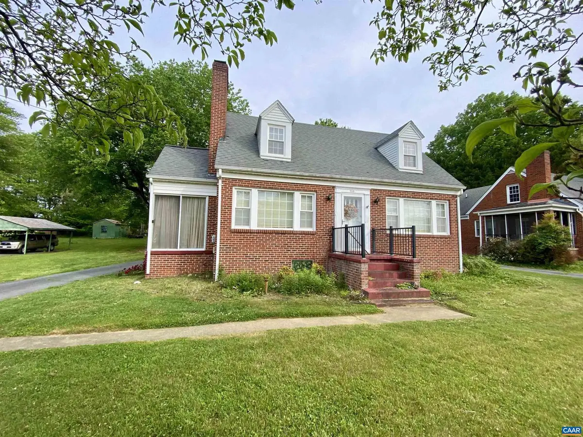 210 W Gordon Ave, Gordonsville, VA 22942 - #1