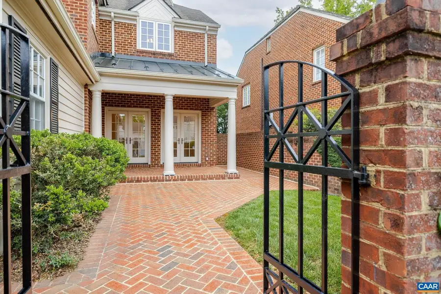 555 Dryden Pl, Charlottesville, VA 22903 - #3