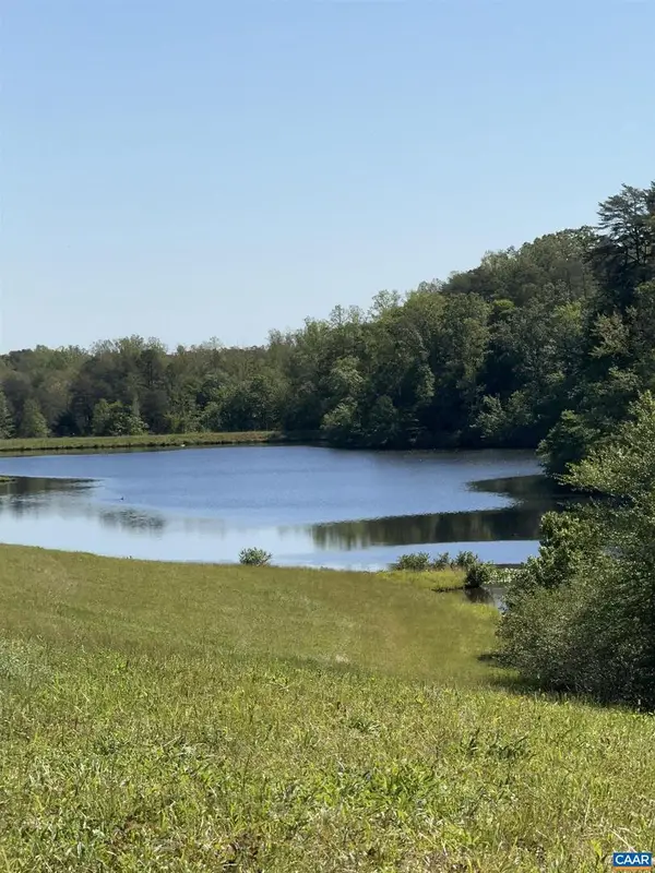 317 Lake View Ln, PALMYRA, VA 22963