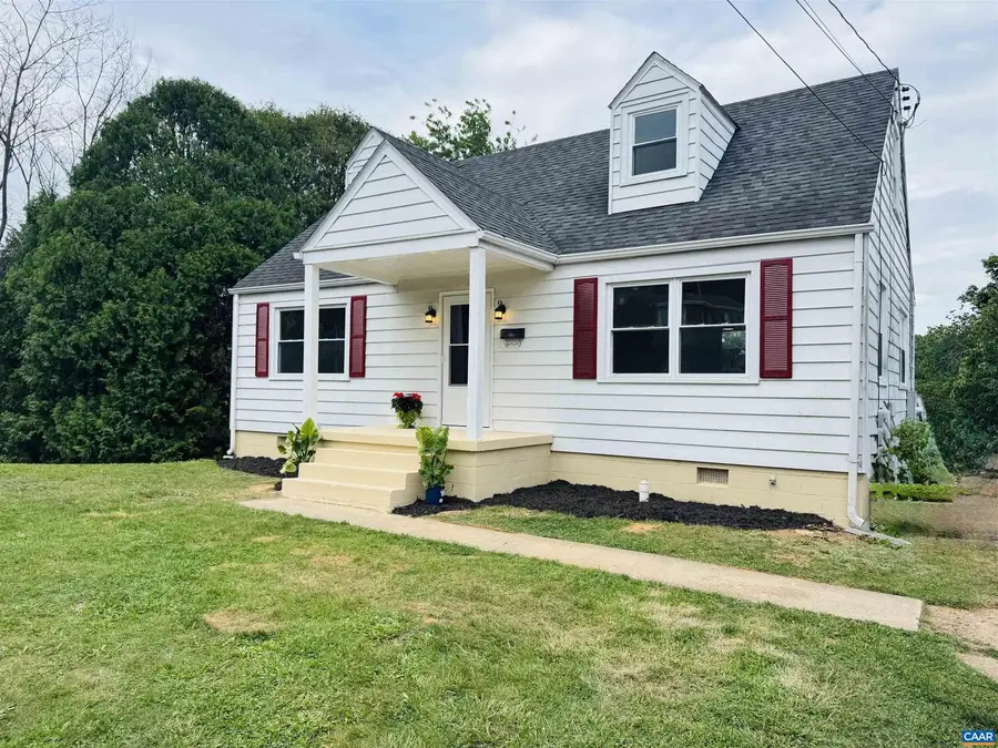 1607 Skymont Cr, Staunton, VA 24401 - #2