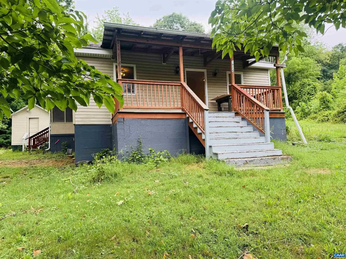 1924 E Main St, Waynesboro, VA 22980 - #1