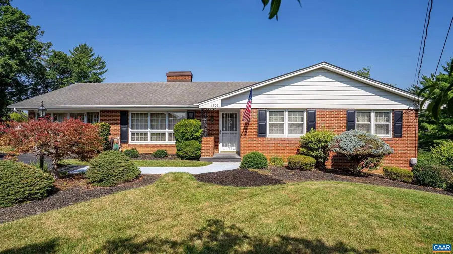 1393 Pleasant View St, Staunton, VA 24401 - #2