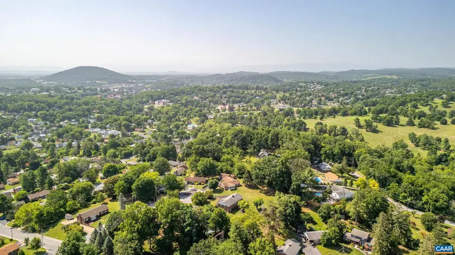 1393 Pleasant View St, Staunton, VA 24401 - #3