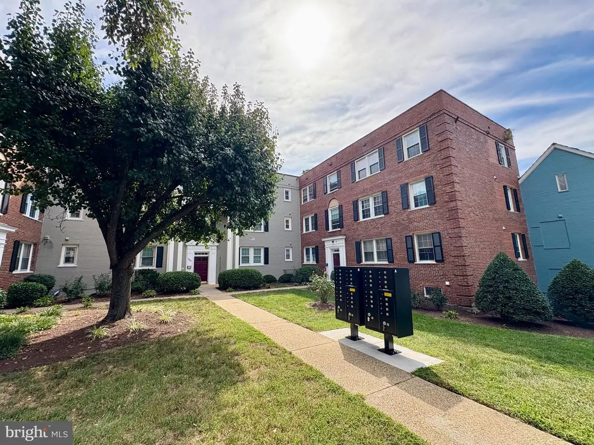 2008 38th St Se #302, Washington, DC 20020 - #1