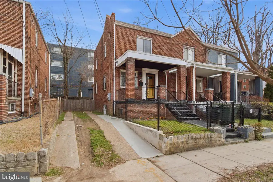 206 36th St Se, Washington, DC 20019 - #2