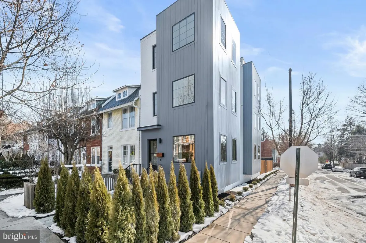 3554 T St Nw, Washington, DC 20007 - #1