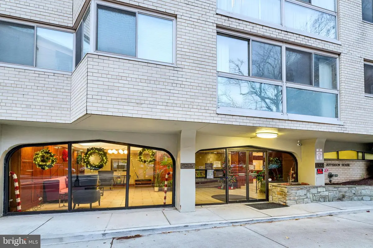 922 24th St Nw #117, Washington, DC 20037 - Image #1