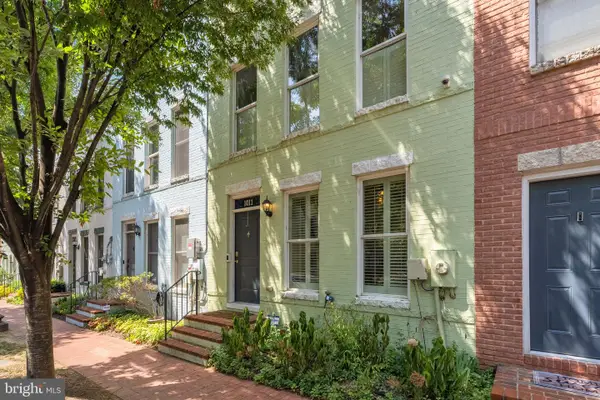 1011 3rd Pl Se, WASHINGTON, DC 20003