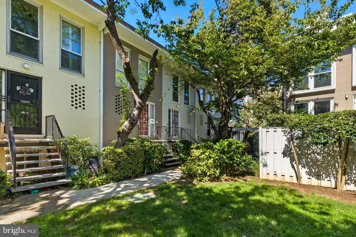 237 G St Sw #120, Washington, DC 20024 - Image #1