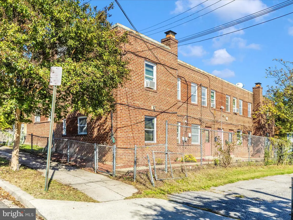 825 48th Pl Ne, Washington, DC 20019 - Image #1