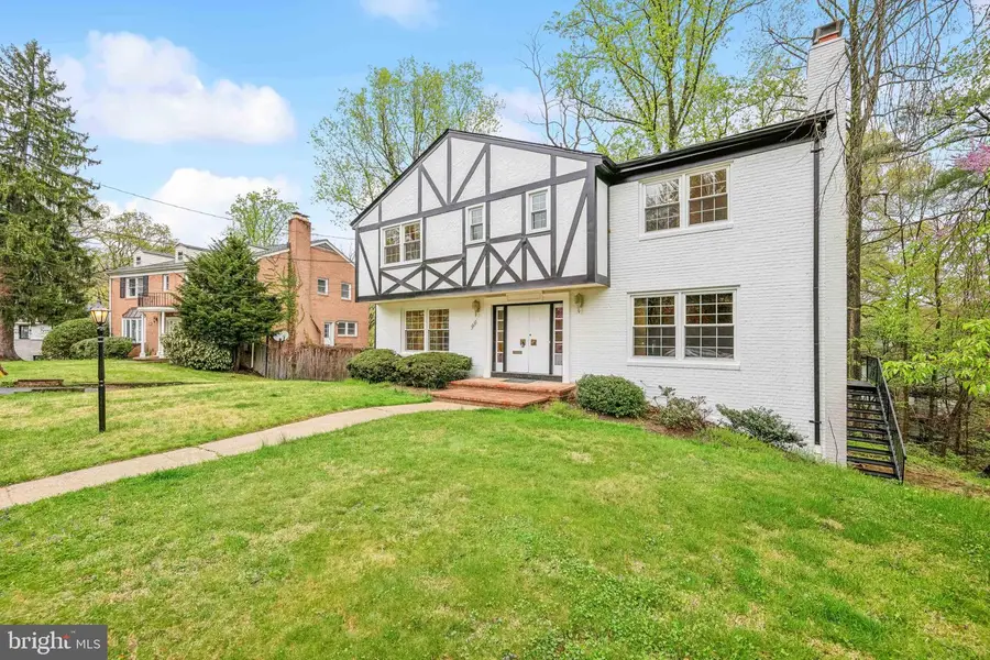 2827 Ellicott St Nw, Washington, DC 20008 - Image #2