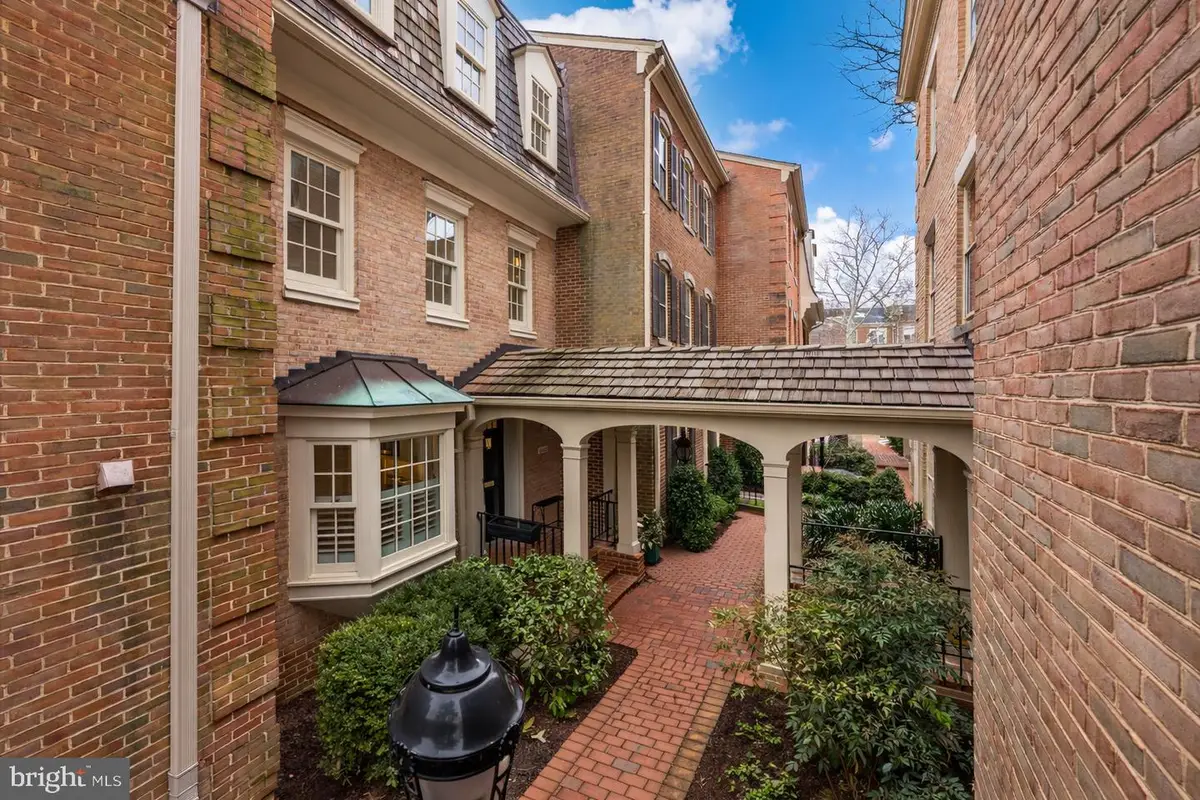 4342 Westover Pl Nw, Washington, DC 20016 - #1