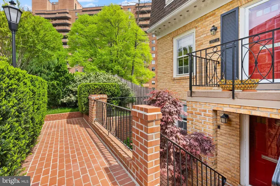 3267 Sutton Pl Nw #c, Washington, DC 20016 - Image #2