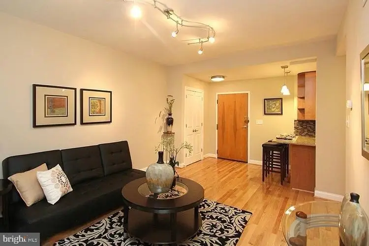 1421 Columbia Rd Nw #105, Washington, DC 20009 - Image #3