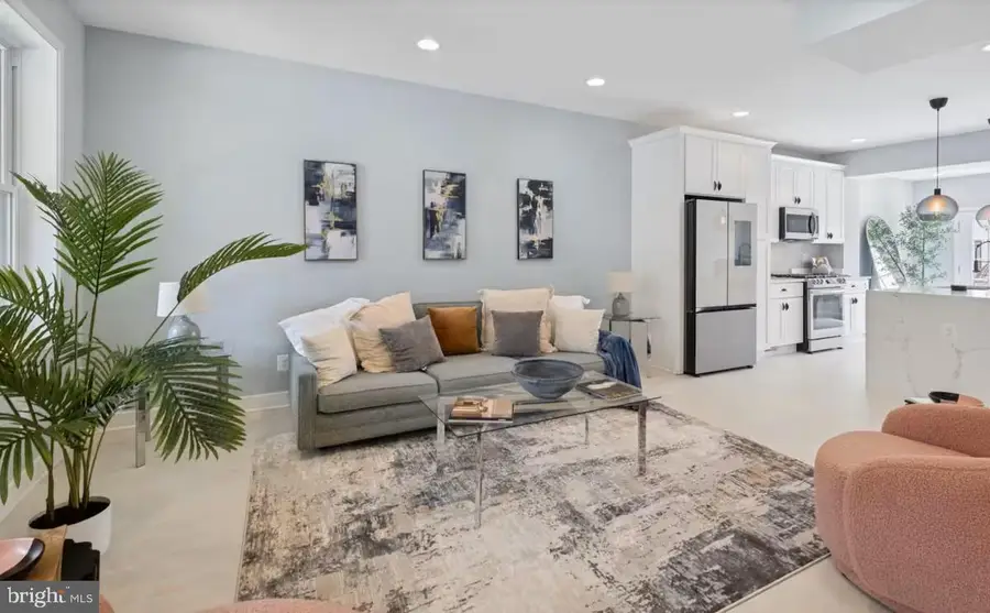 706 Nw Longfellow St Nw, Washington, DC 20011 - Image #3