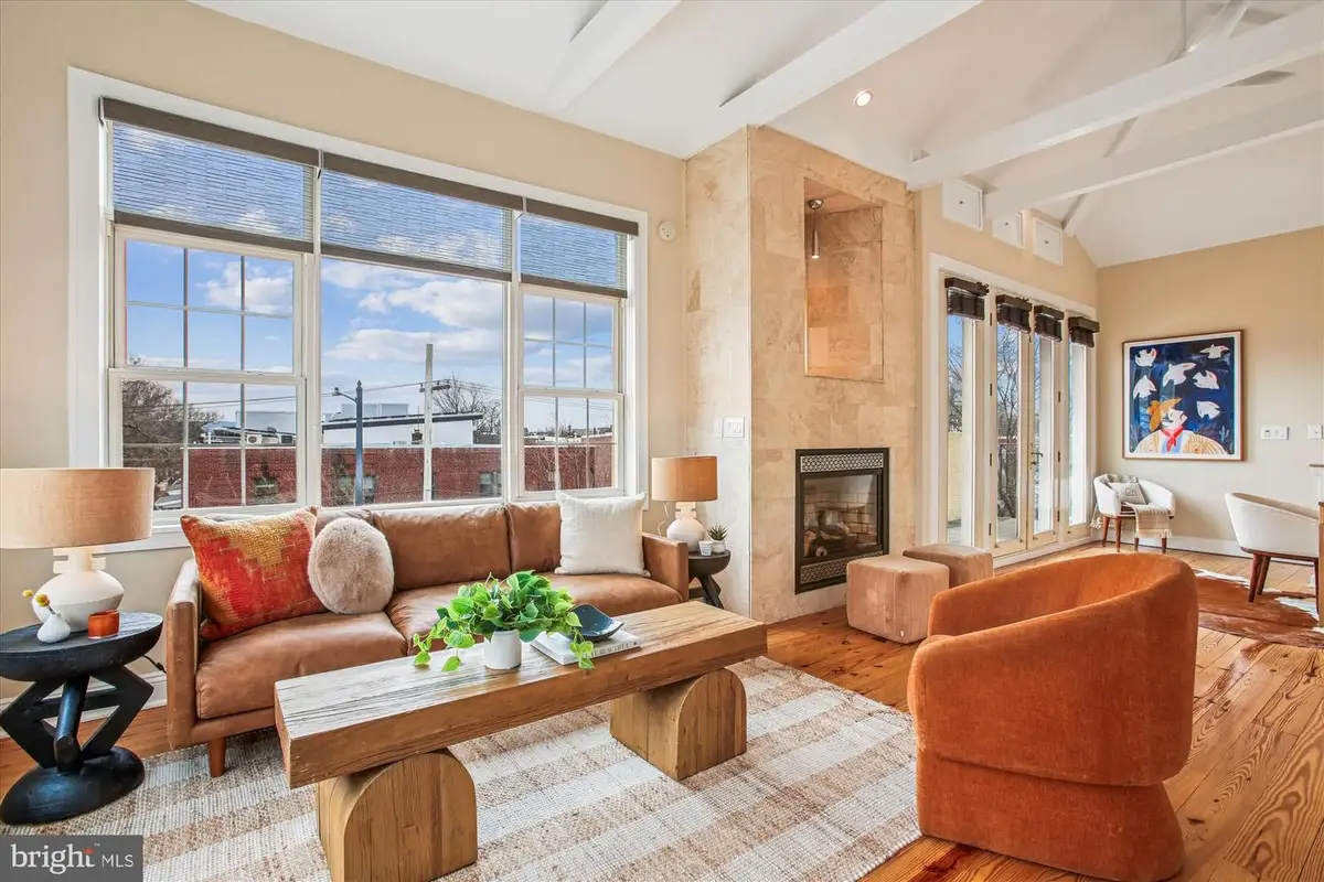 37 17th St Se, Washington, DC 20003 - Image #1