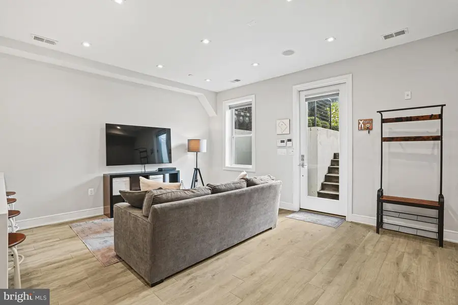 725 Euclid St Nw #1, Washington, DC 20001 - Image #2