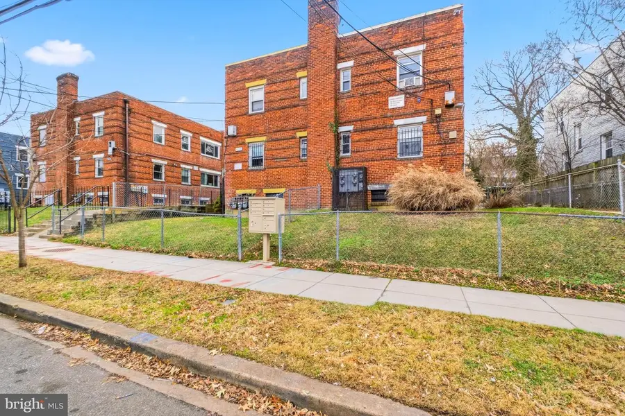 4633 Hillside Rd Se, Washington, DC 20019 - Image #2