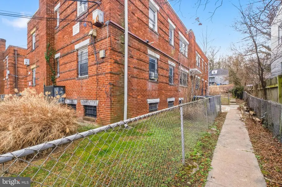 4633 Hillside Rd Se, Washington, DC 20019 - Image #3