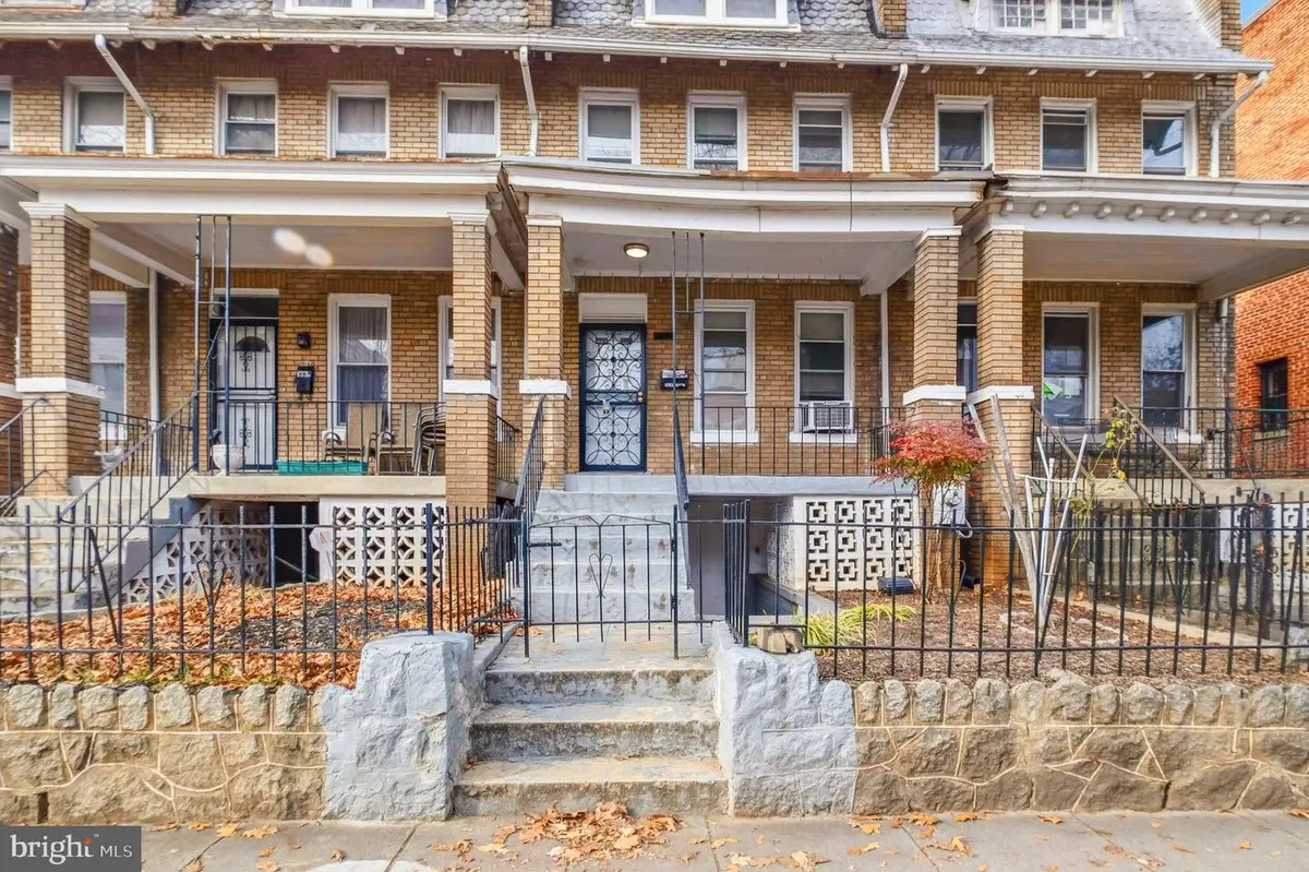 237 15th St Se, Washington, DC 20003 - Image #1