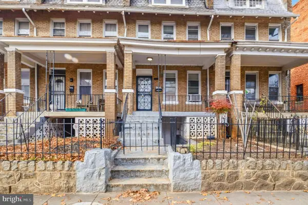 237 15th St Se, WASHINGTON, DC 20003