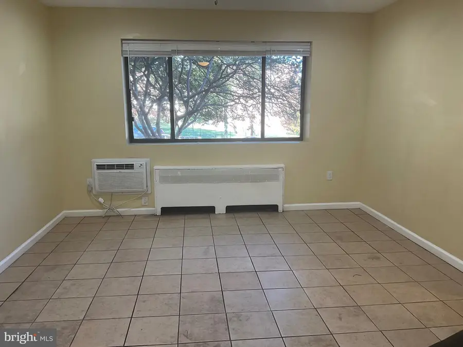 6 Galveston St Sw #103, Washington, DC 20032 - Image #3