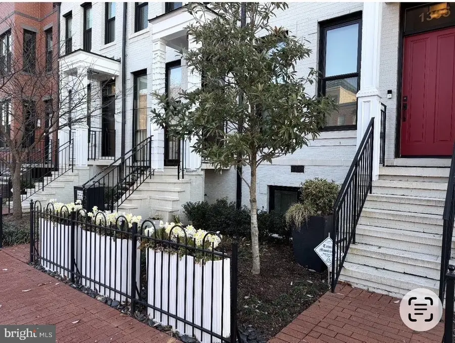 1305 D St Se, Washington, DC 20003 - #2