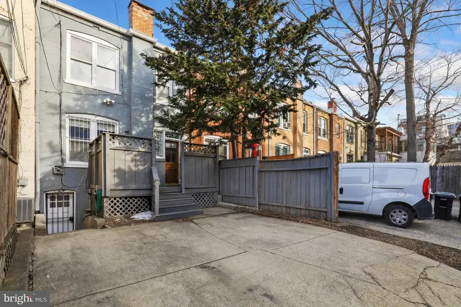 2132 Newport Pl Nw, Washington, DC 20037 - #2