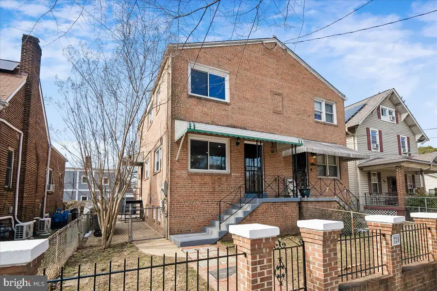 725 Croissant Pl Se, Washington, DC 20019 - #2
