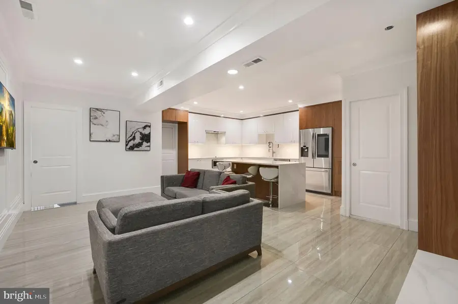 729 Nw Kenyon St Nw, Washington, DC 20010 - #2