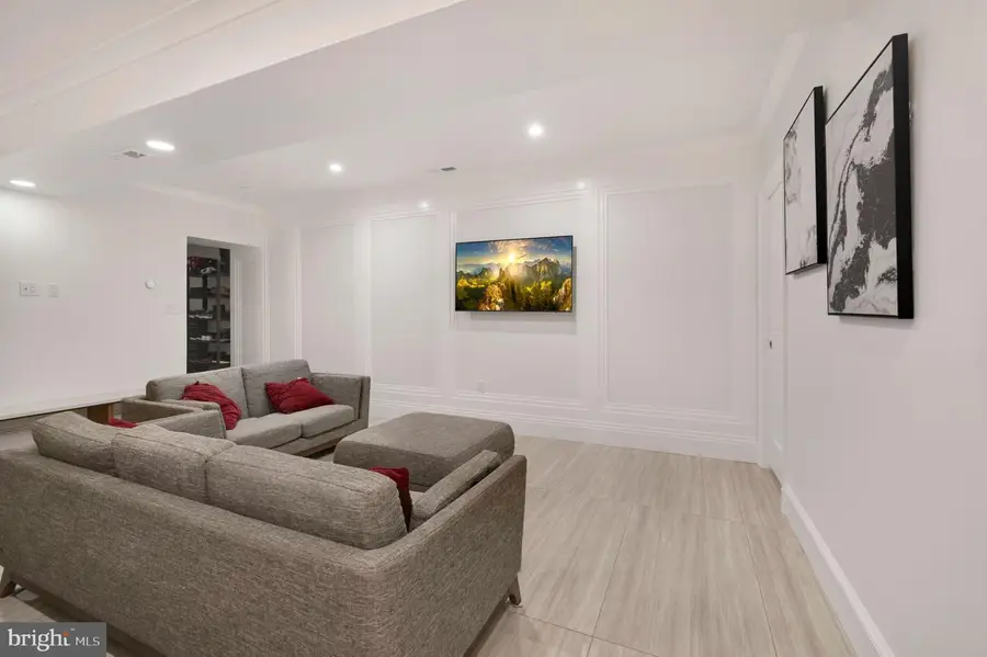 729 Nw Kenyon St Nw, Washington, DC 20010 - #3