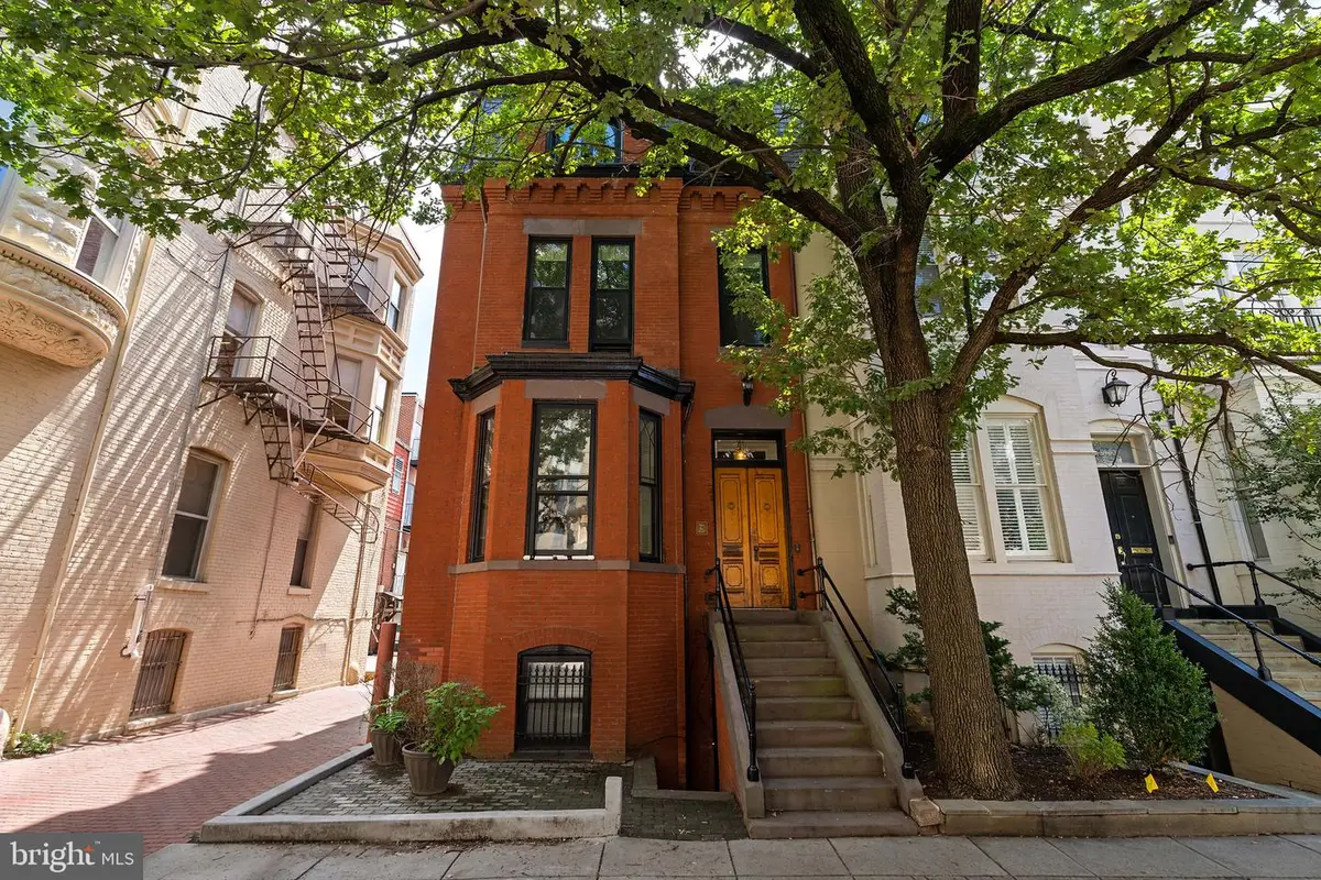 2010 Hillyer Pl Nw, Washington, DC 20009 - #1