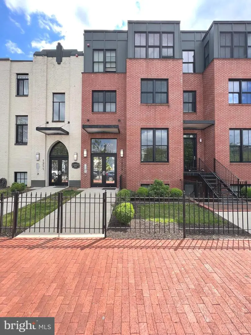 1209 G St Se #8, Washington, DC 20003 - #1