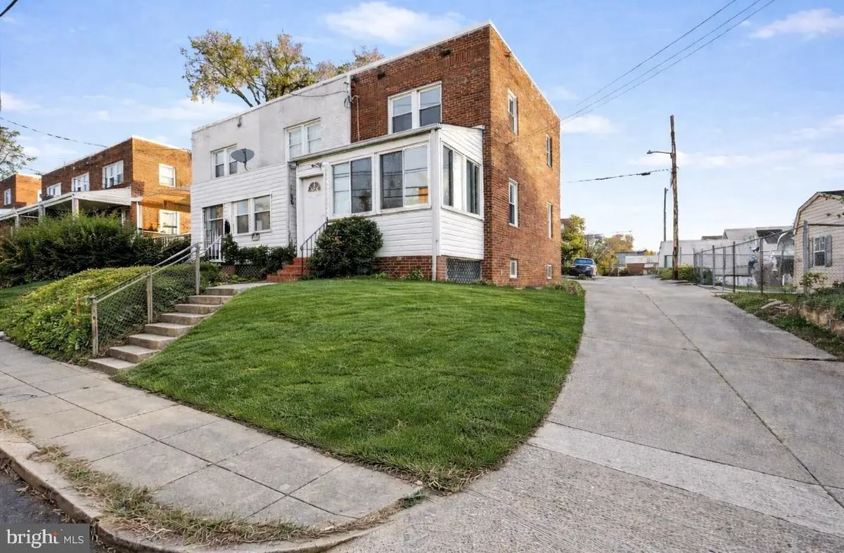 3334 10th Pl Se, Washington, DC 20032 - #1