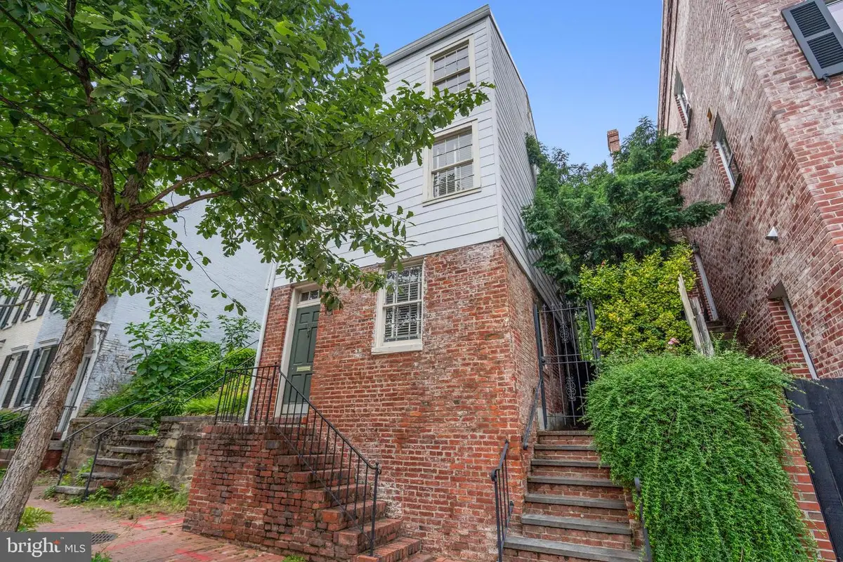 2719 Dumbarton St Nw, Washington, DC 20007 - #1