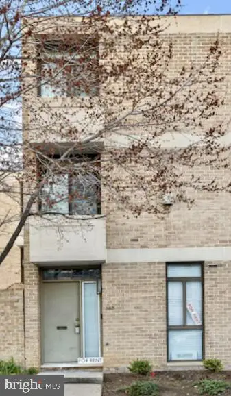 387 N St Sw, Washington, DC 20024 - #1