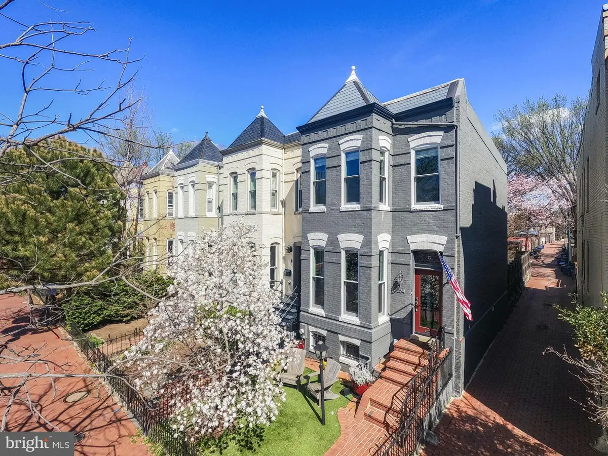 234 12th St Se, Washington, DC 20003 - #1