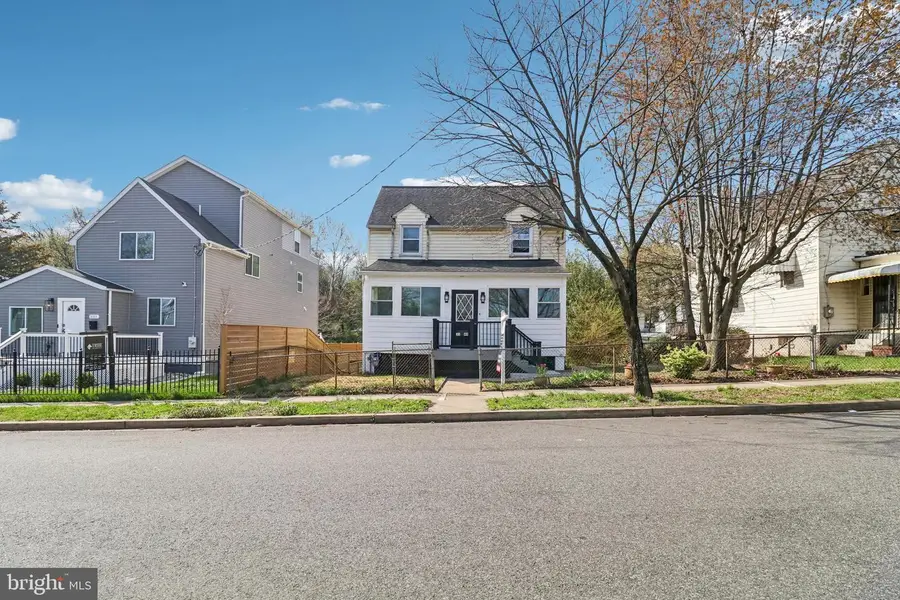 3149 Ne Newton St Ne, Washington, DC 20018 - #3