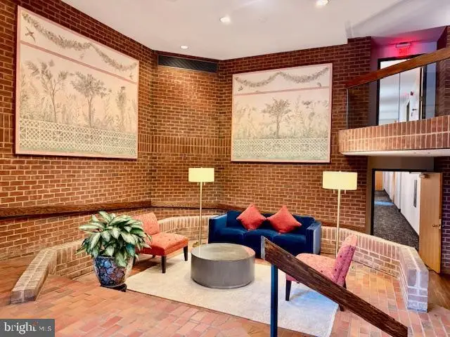 1099 22nd St Nw #103, Washington, DC 20037 - #2